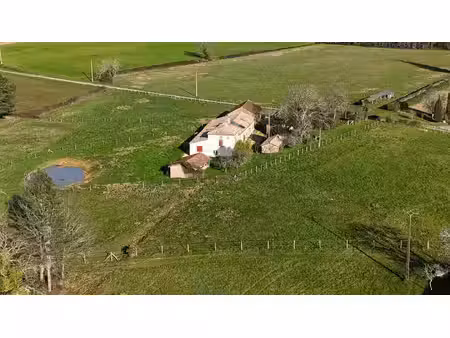 ferme équestre à vendre