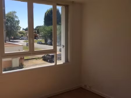 location appartement 2 pièces à pessac (33600)  780 €