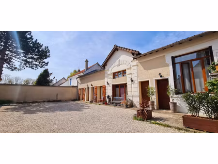 grand duplex en f2 au centre-ville de esbly