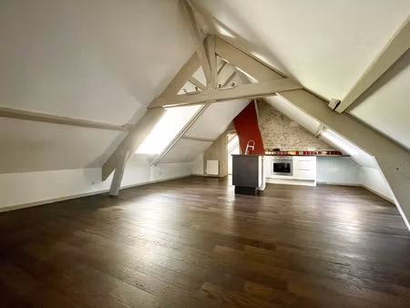 centre ville historique senlis : appartement t3