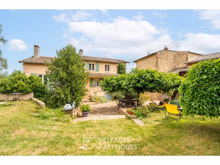 charmante maison ancienne avec dépendance  jardin et piscine