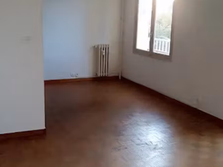location appartement 3 pièces 65 m² à hyeres (83400)  853 €