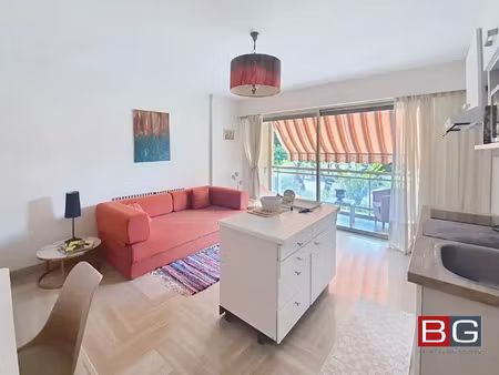 location appartement 2 pièces 38 m² à antibes (06600)