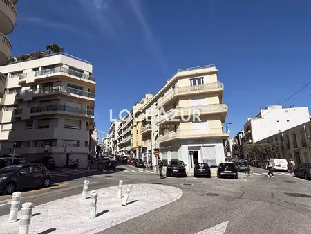 location commerce 3 pièces 70 m² à antibes (06600)