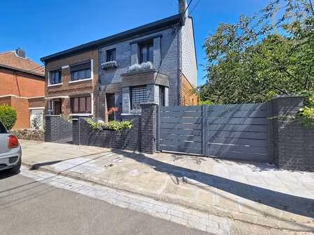 une oasis de verdure – maison rénovée avec 5 terrasses