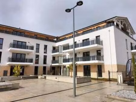 location appartement 3 pièces aux sables-d'olonne (85100) : à louer 3 pièces / 69m² les sa