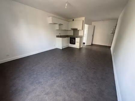 location appartement 1 pièce  31.82m²  morangis