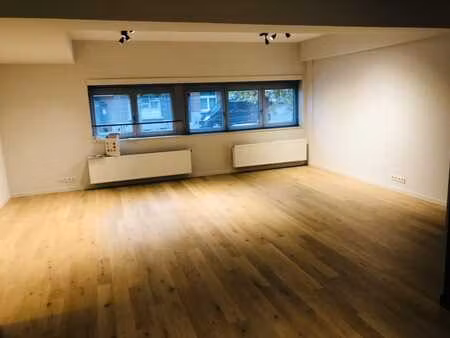 bureaux lumineux à louer à schaerbeek (epc c)