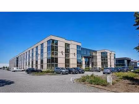 bureaux à louer dans le parc d'activités intercity