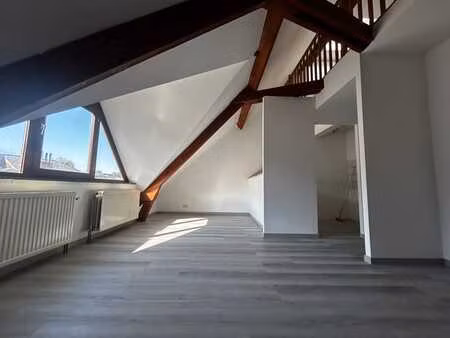 duplex dans un petit immeuble