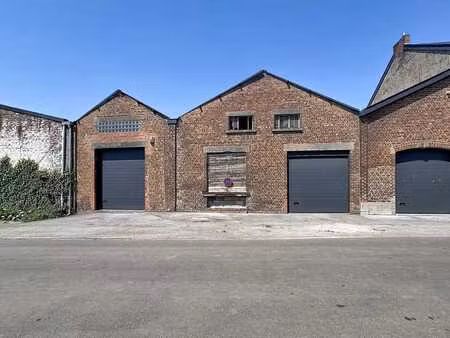 entrepôt de +- 350m2