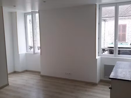 location appartement 1 pièce 27 m² à nemours (77140)  575 €
