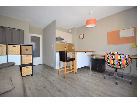 location meublée appartement 1 pièce 23.43 m² à pau (64000)  395 €