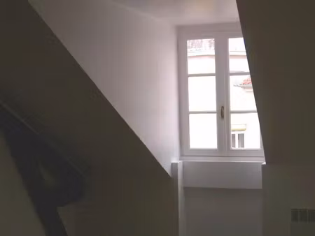 location appartement 2 pièces 28 m² à pau (64000)  360 €
