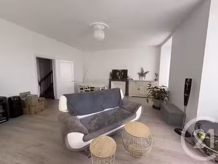 appartement f3 bis à louer - 4 pièces - 90 33 m2 - cosse le vivien - 53 - pays-de-loire