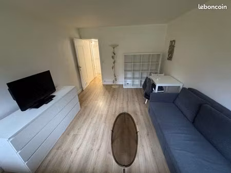 studio meublé – 25.5 m² – vue forêt – rez-de-jardin – 880 cc