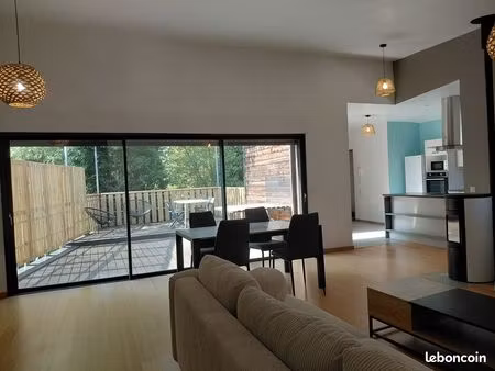 appartement t3 avec grande terrasse