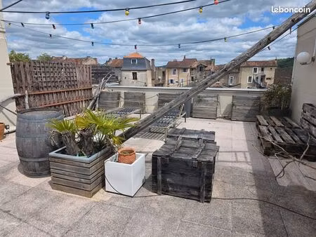 location de septembre à juin ou au mois (1100 euros eau  élec  gaz inclus)