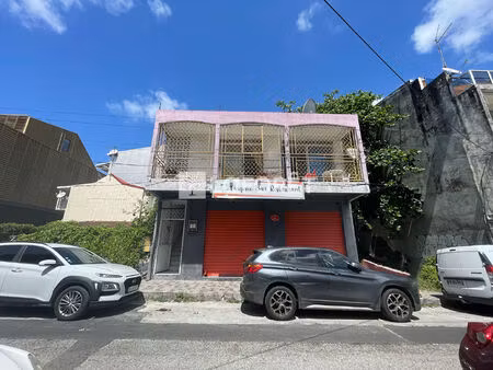 immeuble mixte à pointe a pitre de 194 m2