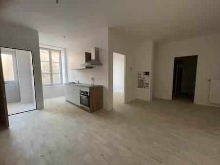 location appartement 2 pièces 45.18 m² à laon (02000)  490 €