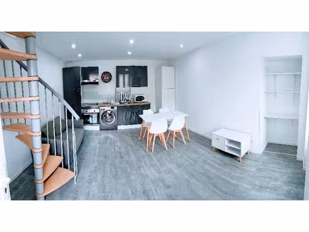 location appartement 2 pièces à blaye (33390)  555 €