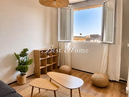 location meublée appartement 1 pièce 20 m² à nimes (30000)  580 €