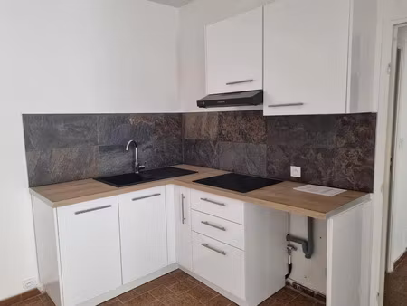 location appartement 3 pièces 49 m² à beziers (34500)  600 €