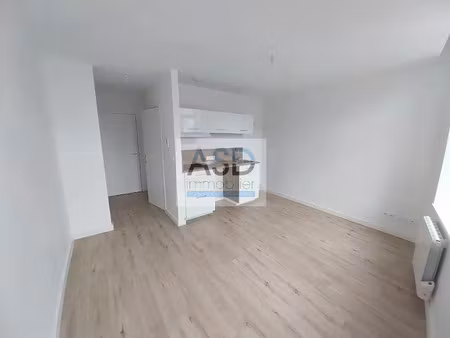 location appartement 2 pièces 31 m² à roubaix (59100)  645 €