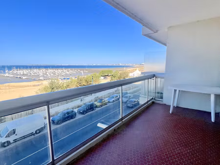 face mer appartement 3 pièces avec vue mer balcon garage et