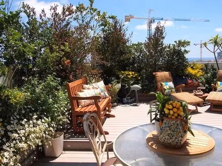 t4 sud est ouest dernier etage 74m2 terrasse parkings