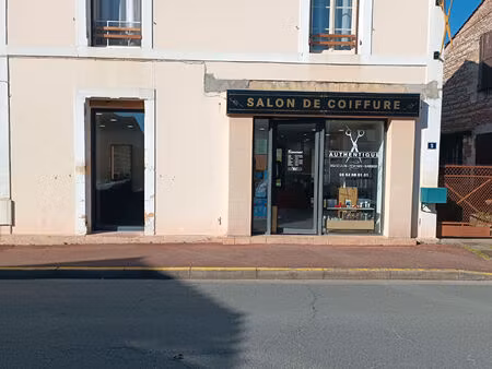 local commercial à la force