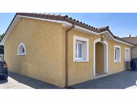 sur la commune d’irigny  limite saint-genis-laval  venez découvrir cette belle maison indi