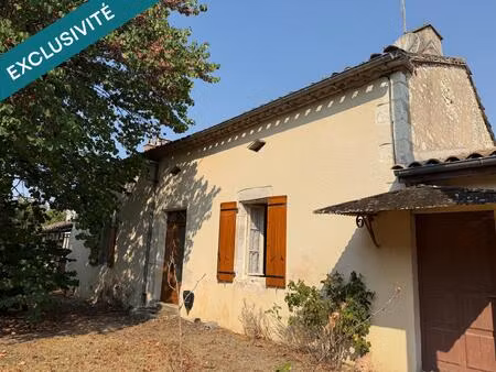 ancienne maison en pierre sur cave avec petites dépendances