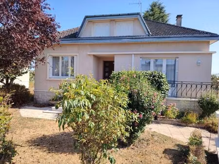 maison familiale de 137 m² avec sous-sol à 5 minutes de chatellerault sur un terrain de 15