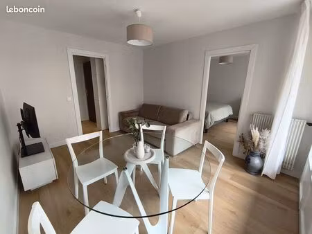 loue appartement - 52m² - centre grasse (location de septembre a juin uniquement)