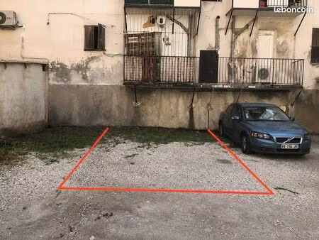 vend double place de parking dans résidence sécurisée