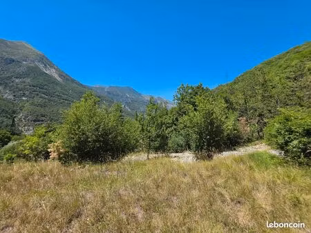 terrain constructible 1123 m² - vue dégagée - 35 min de nice