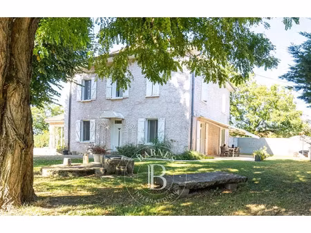 vente maison 8 pièces 236.34 m² à les abrets (38490)  449 000 €