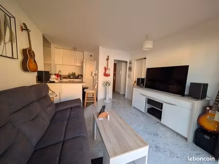 menton borrigo-175.000 -grand studio meuble amenage en 2 pieces-investissement locatif