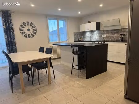 t3 de 95 m² avec jardin  garage  interphone et 2 balcons – morbier