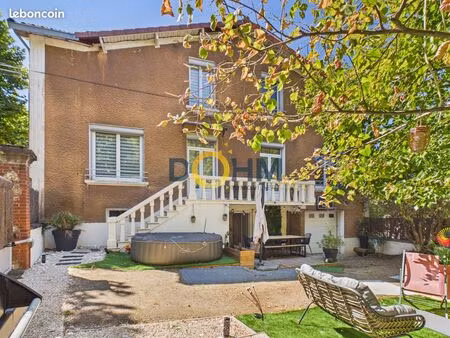 maison de ville 8 pièces 180 m²