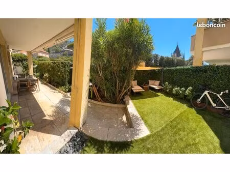 nice mont-boron – t2 de 43 m² en rez-de-jardin avec terrasse  jardin et piscine – garage f