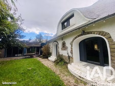 propriété 4 pièces 145 m²