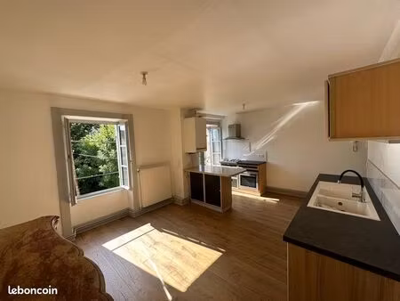 loue joli appartement t3 refait à neuf