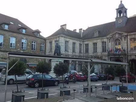 duplex meublé place centrale