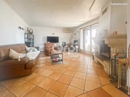 villa 2 pièces 140 m²