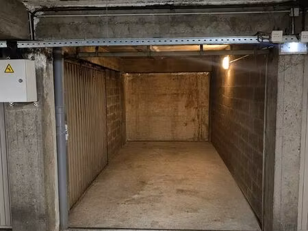vend garage 17m2