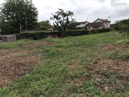 terrain à bâtir de 540 m² à cuzieu (42)