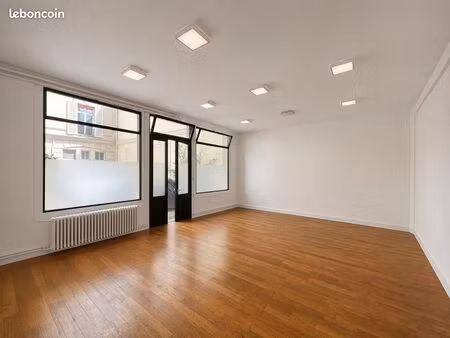 bureaux 56 m²