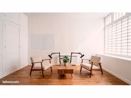 bureau indépendant 25m²  entrée sur rue  sanitaires et douche privés — nation